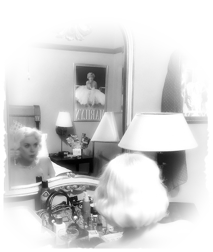 marilyns-vanity-bw